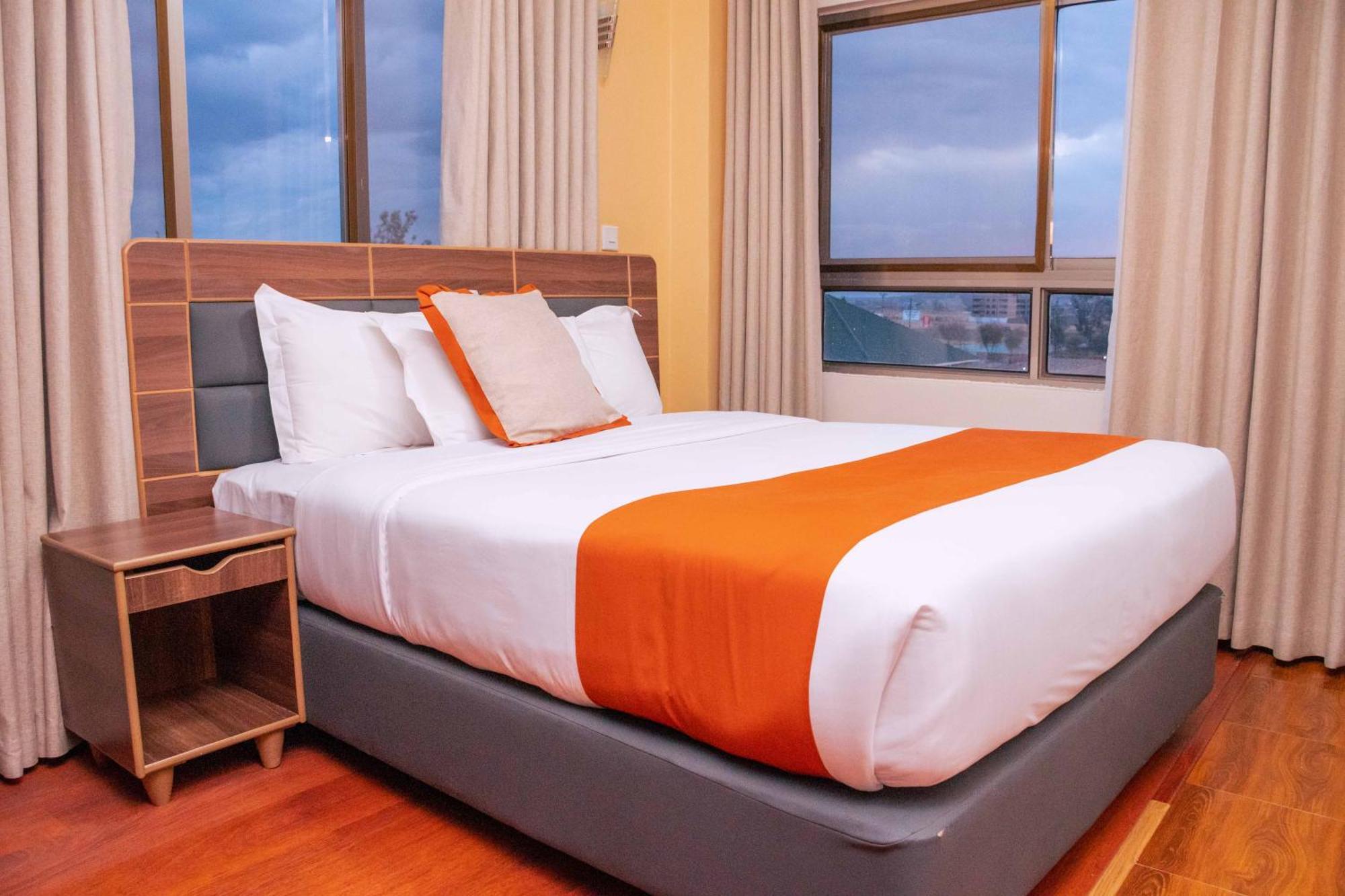 Buraha Zenoni Hotel&Resort Nakuru Bagian luar foto