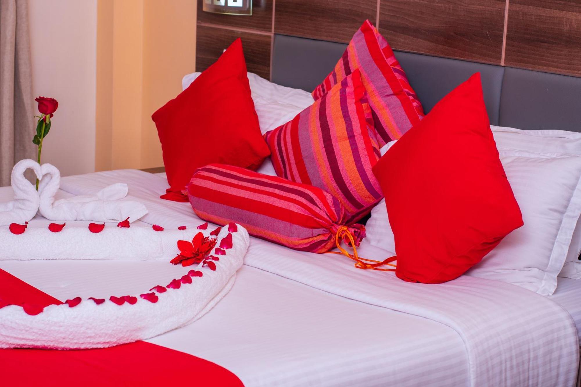 Buraha Zenoni Hotel&Resort Nakuru Bagian luar foto