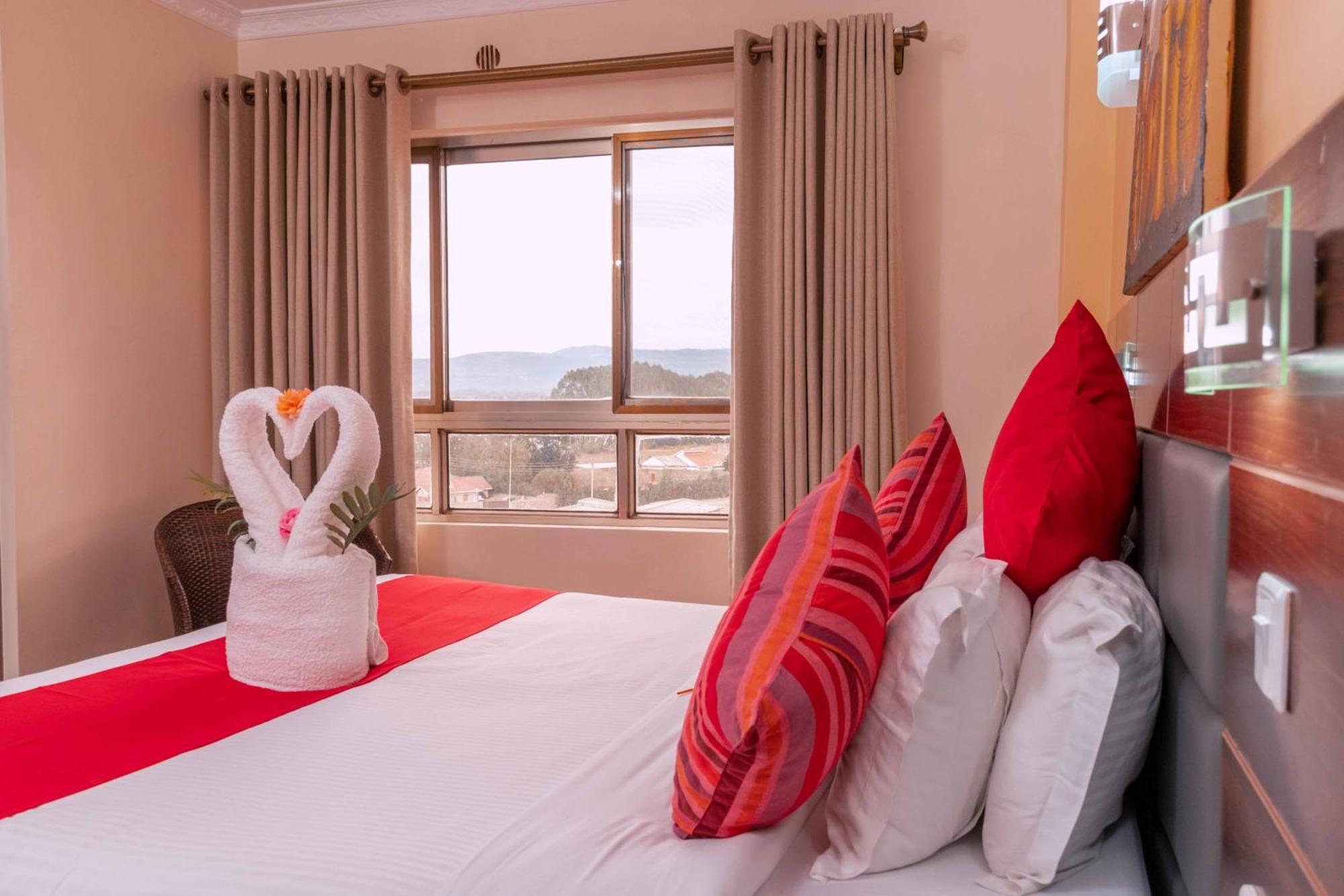 Buraha Zenoni Hotel&Resort Nakuru Bagian luar foto