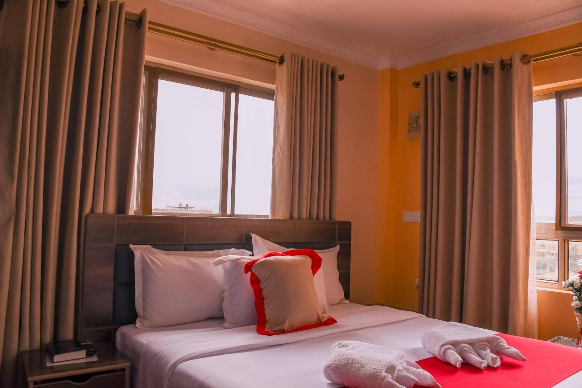 Buraha Zenoni Hotel&Resort Nakuru Bagian luar foto