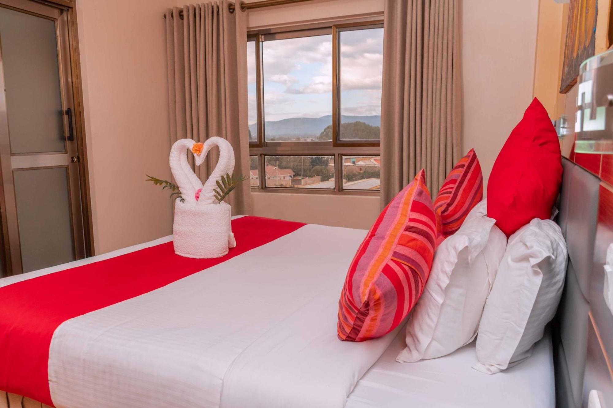 Buraha Zenoni Hotel&Resort Nakuru Bagian luar foto