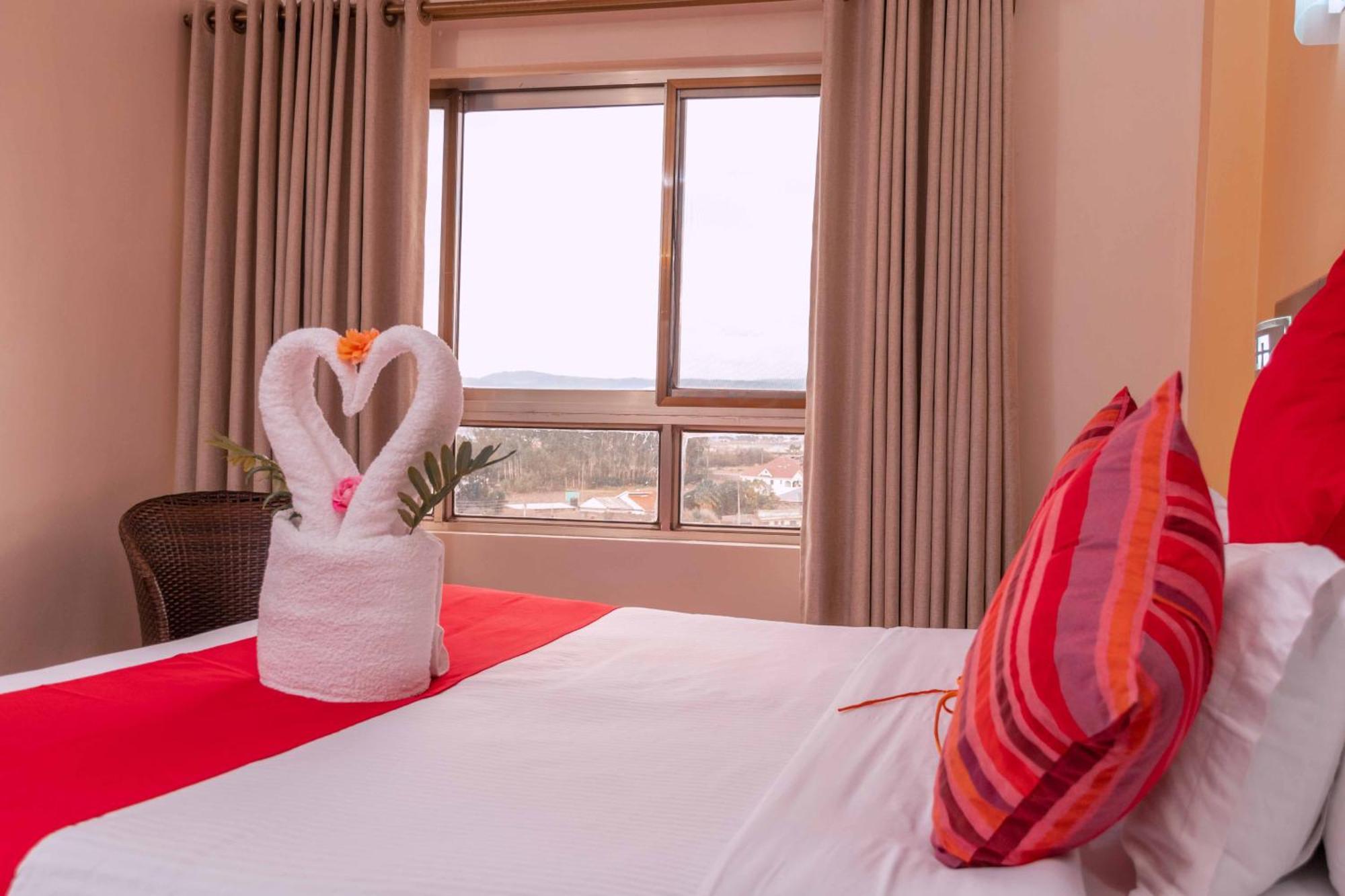 Buraha Zenoni Hotel&Resort Nakuru Bagian luar foto