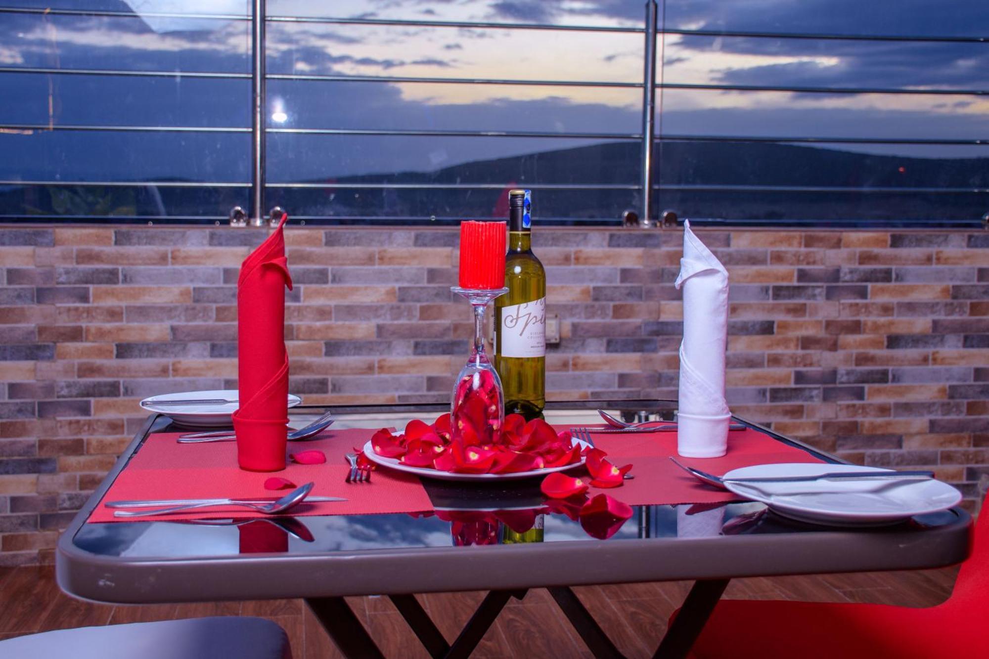 Buraha Zenoni Hotel&Resort Nakuru Bagian luar foto